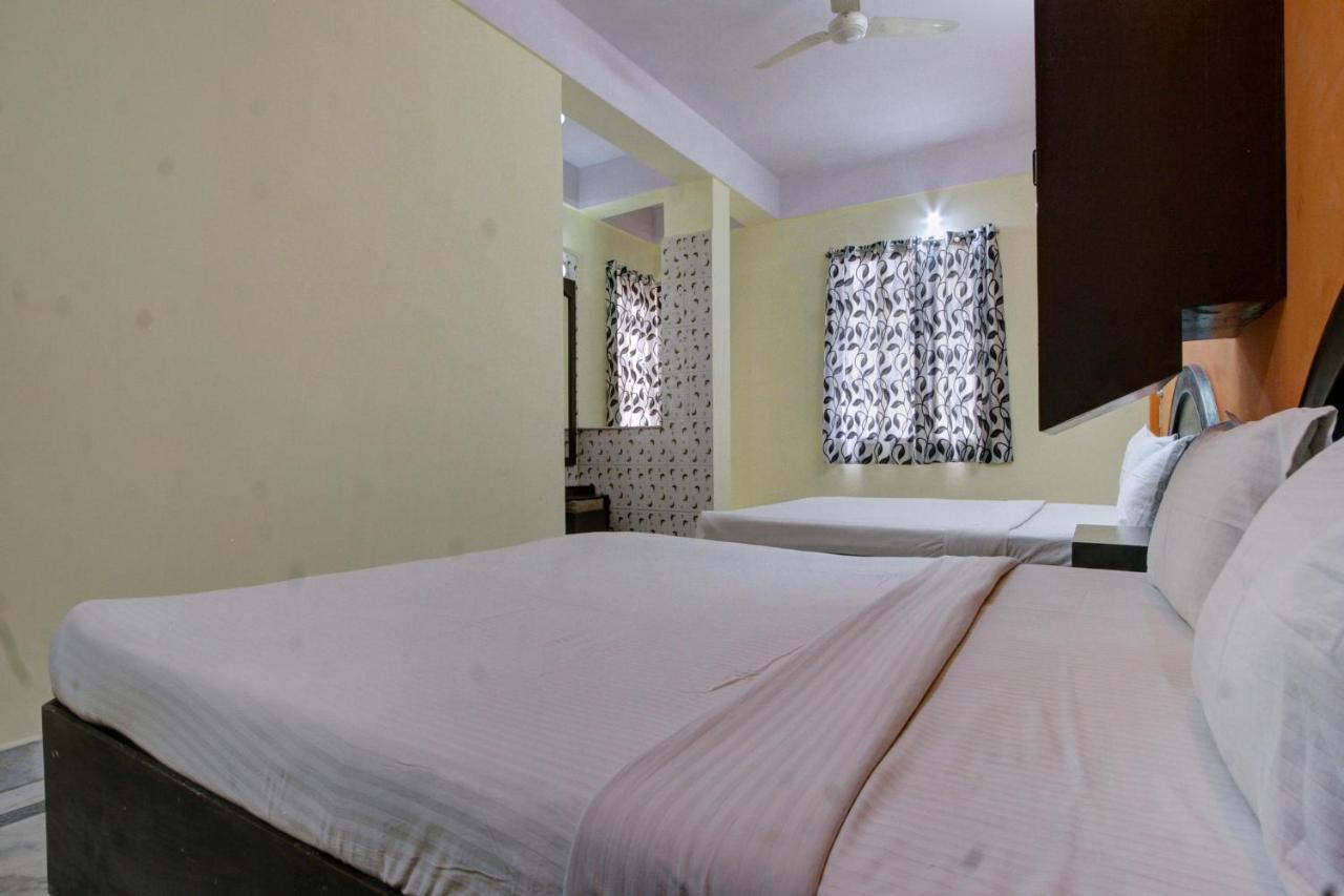 Spot On Radha Krishna Deluxe Lodge Near Cubbon Park Bangalore Dış mekan fotoğraf